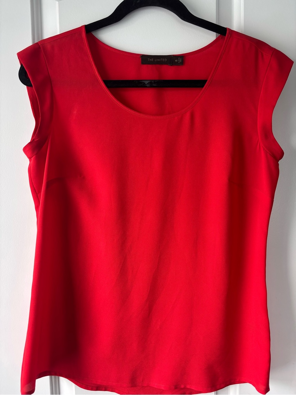 The Limited Red Cap Sleeve Scoop Neck Shell Top